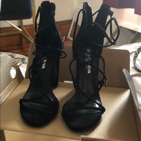 FashionNova Heels - Picture 4 of 6